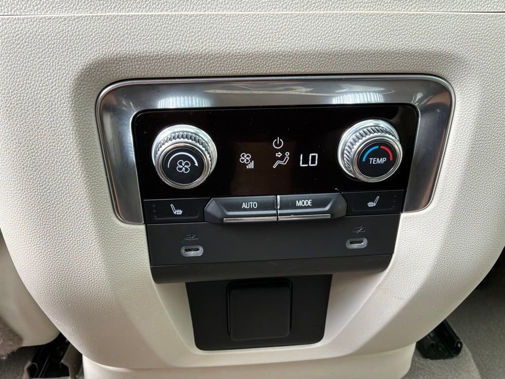 Used 2022 GMC Yukon Denali AWD/4WD image 28
