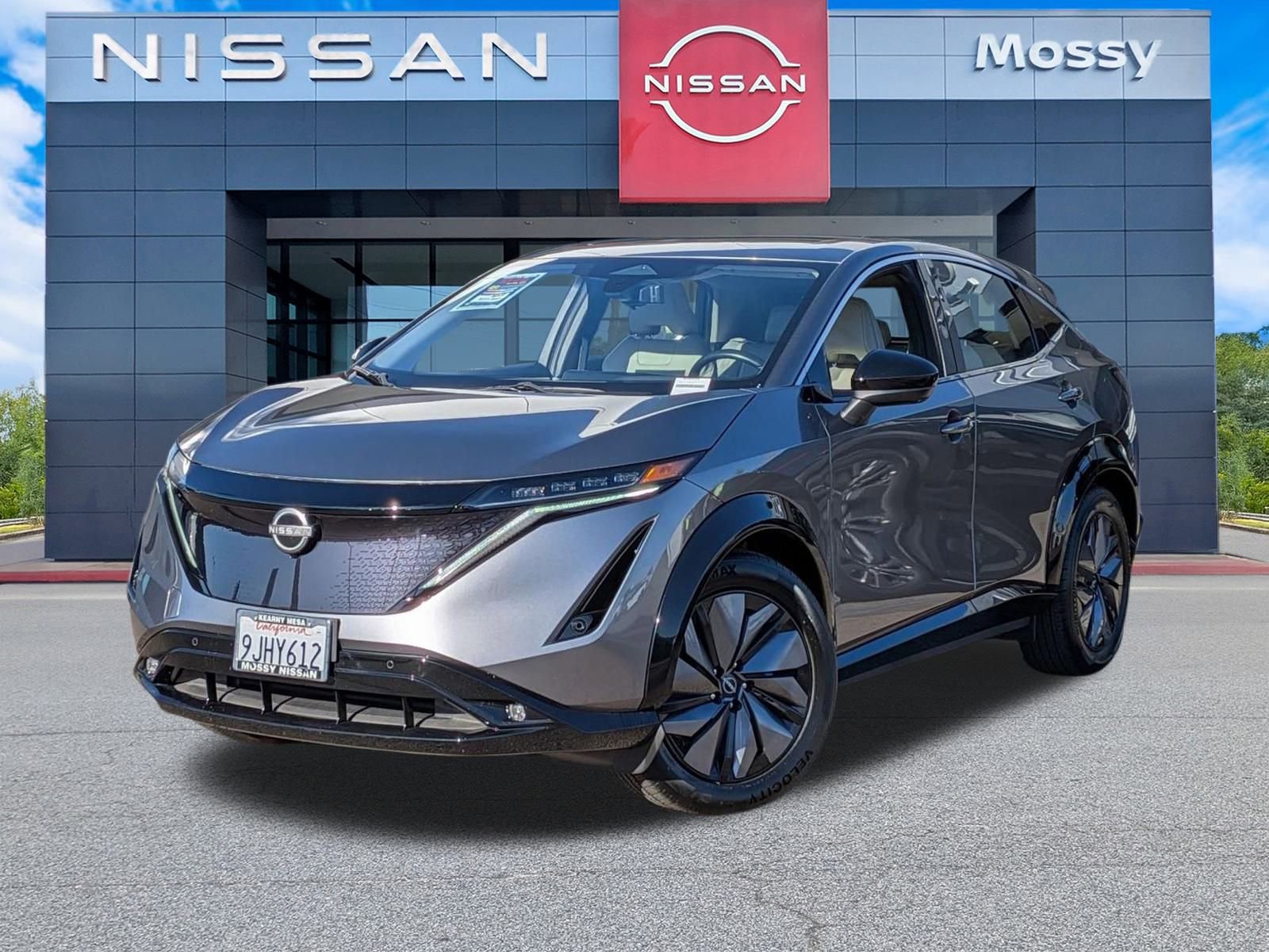 Used 2023 Nissan Ariya FWD image 1