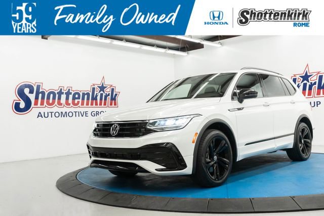 Used 2023 Volkswagen Tiguan SE R-Line FWD image 1