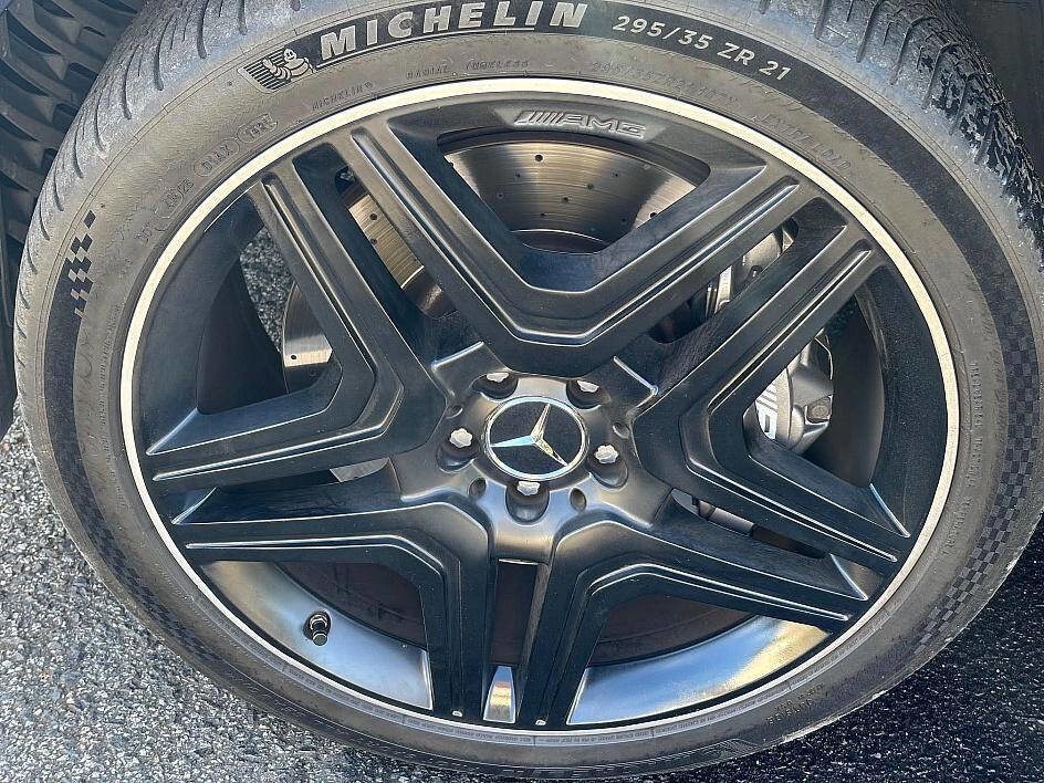 Used 2015 Mercedes-Benz ML 63 AMG 4MATIC image 10