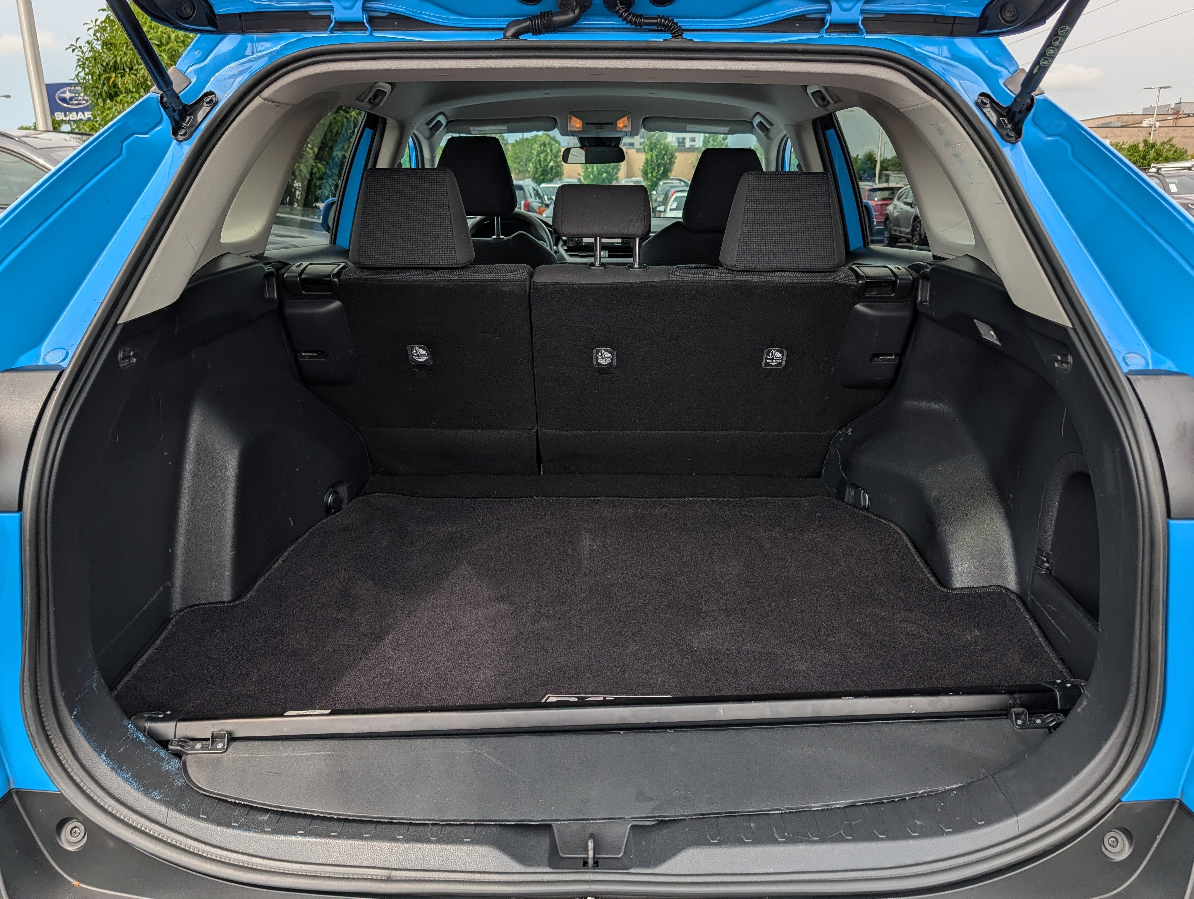 Used 2021 Toyota RAV4 LE AWD/4WD image 18