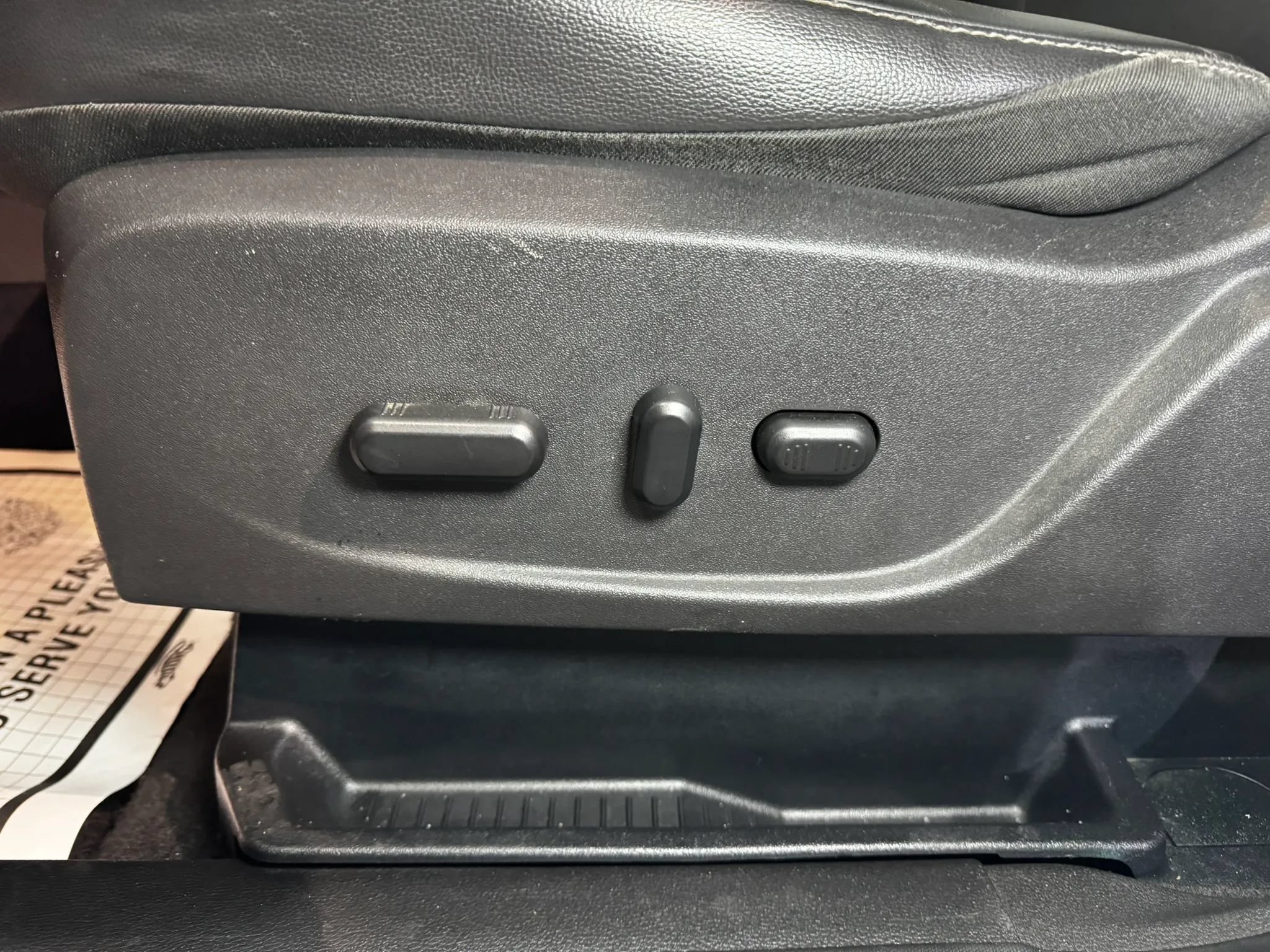 Used 2017 Ford Escape SE w/ Equipment Group 201A FWD image 10
