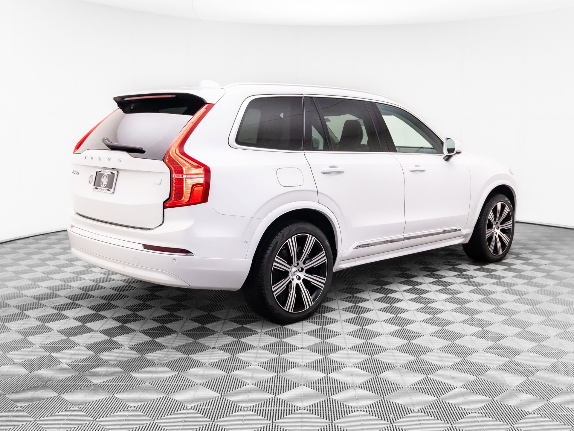 Used 2023 Volvo XC90 T8 Plus w/ Protection Package Premier image 5