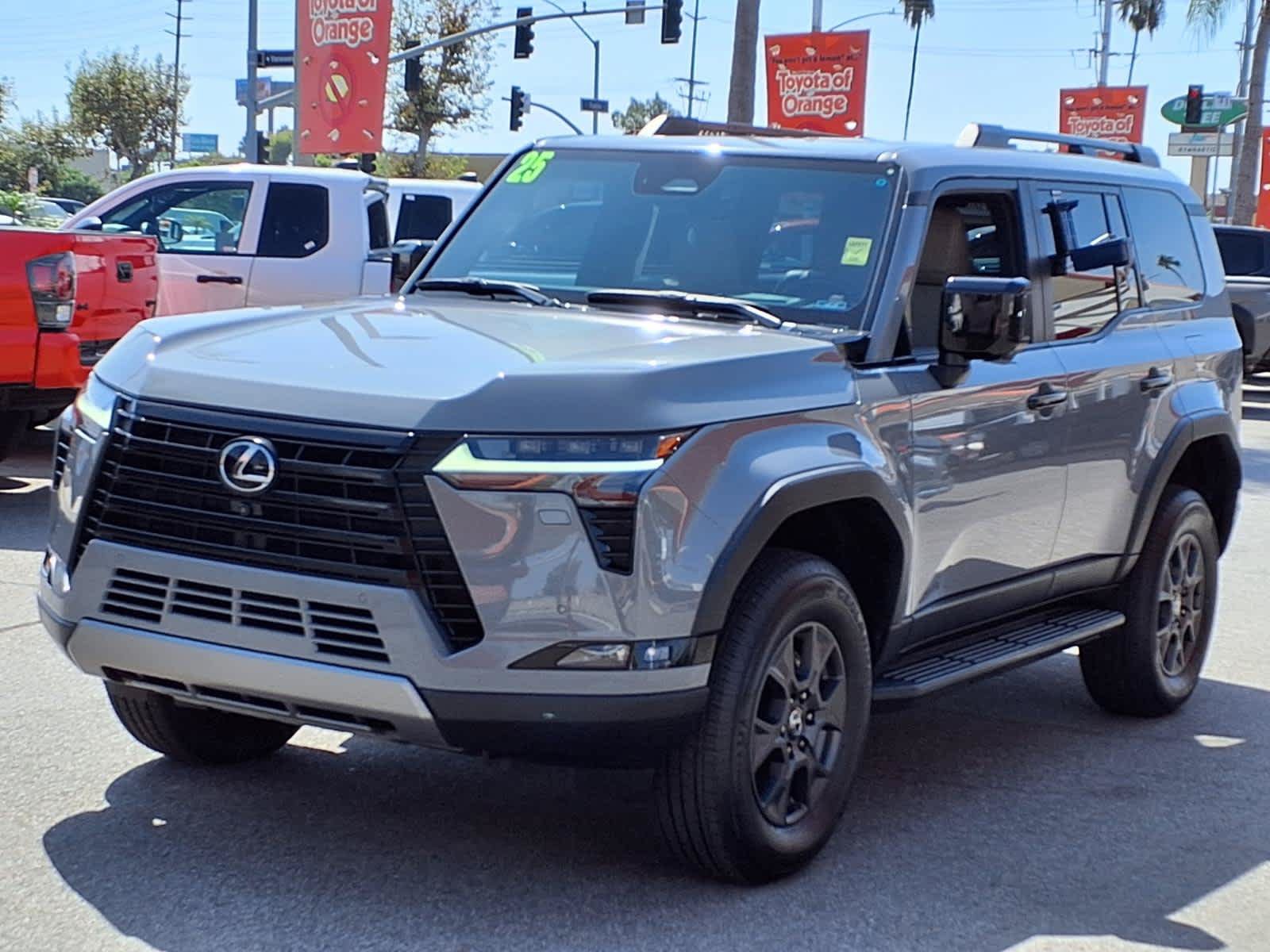 Used 2025 Lexus GX 550 AWD/4WD image 3