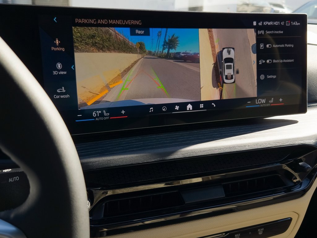 Used 2025 BMW 330i Sedan w/ Parking Assistance Package image 17