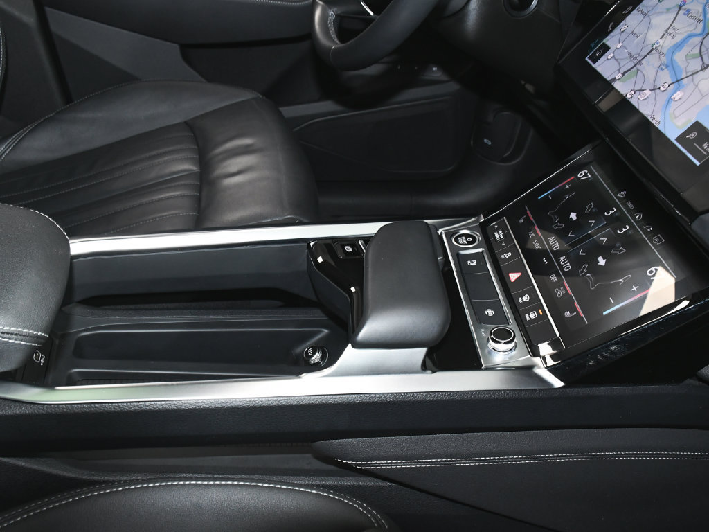 Used 2024 Audi Q8 e-tron Premium AWD/4WD image 62