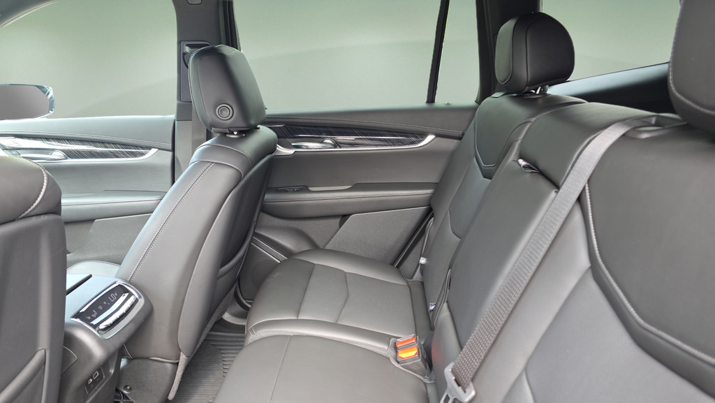Used 2022 Cadillac XT6 Premium Luxury AWD/4WD image 24