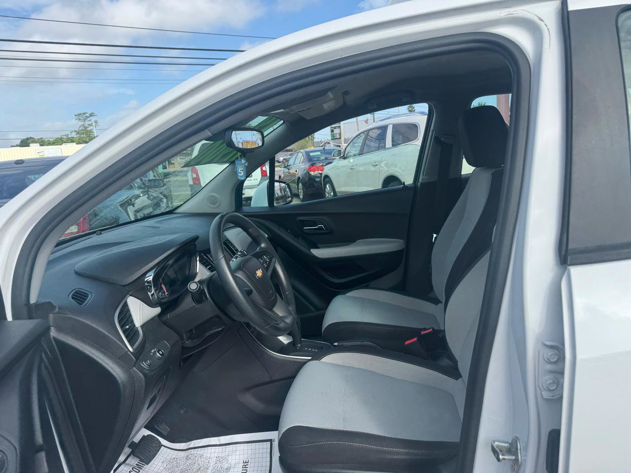 Used 2019 Chevrolet Trax LS w/ LPO, Cargo Package image 7