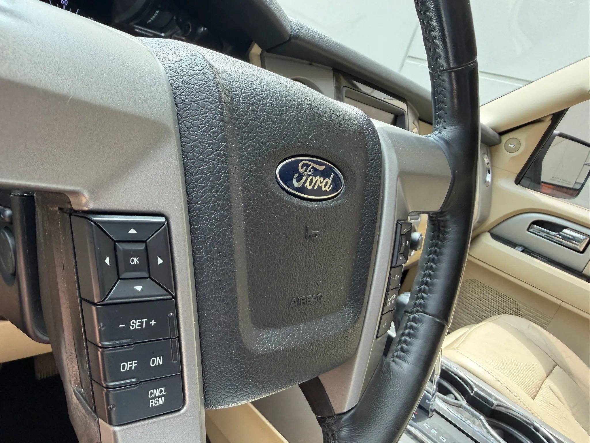 Used 2015 Ford Expedition Limited w/ Equipment Group 301A RWD image 27