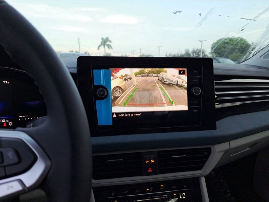 New 2025 Volkswagen Jetta SE image 10