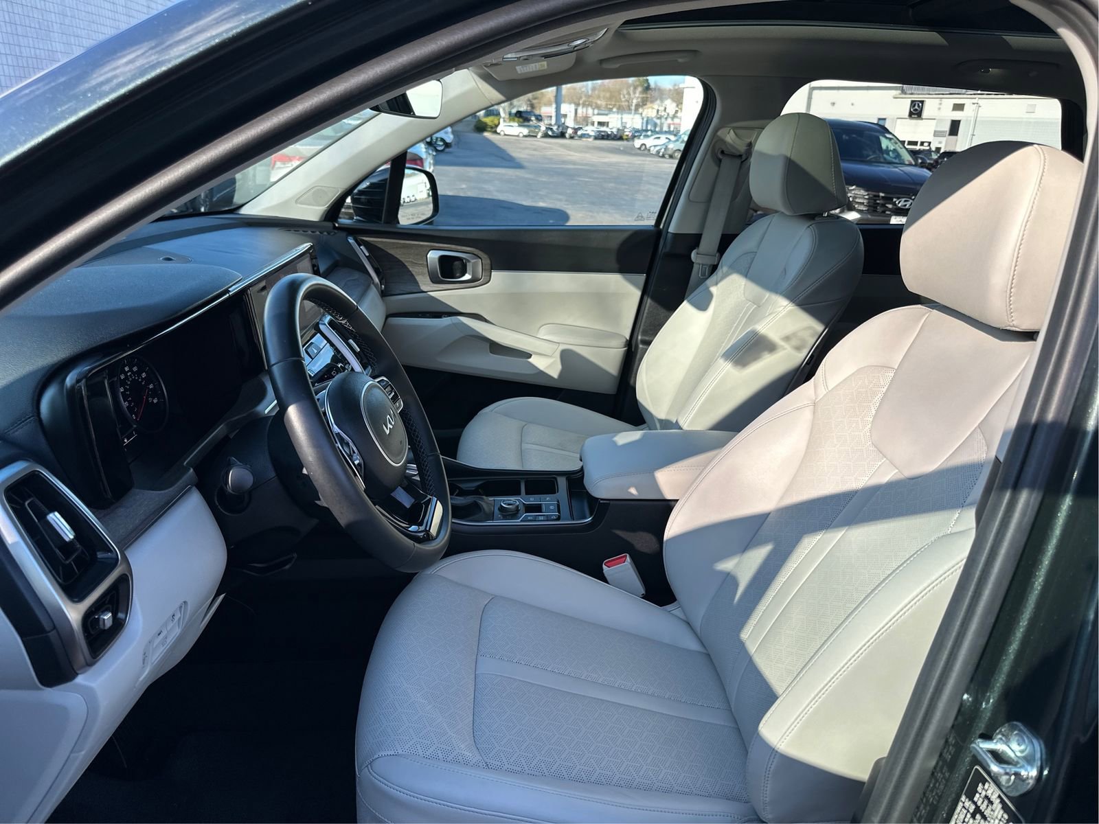 Used 2023 Kia Sorento X-Line EX image 9