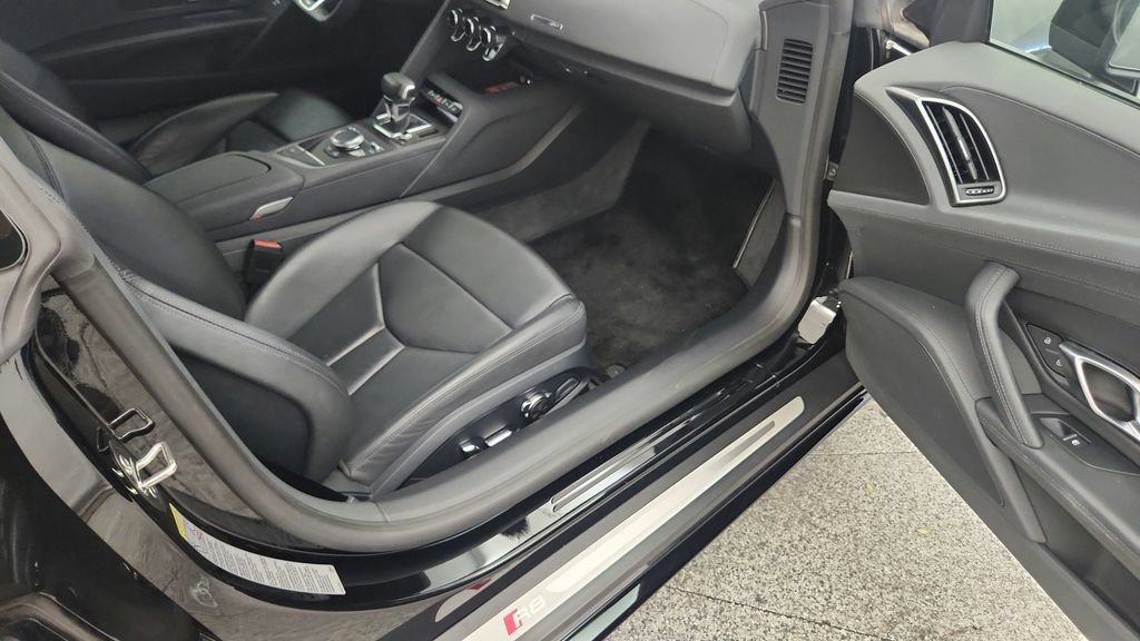 Used 2022 Audi R8 V10 performance RWD image 21