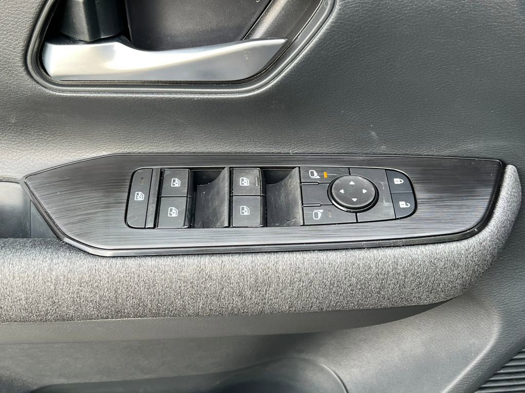 New 2026 Nissan Kicks SV w/ SV Premium Package image 12