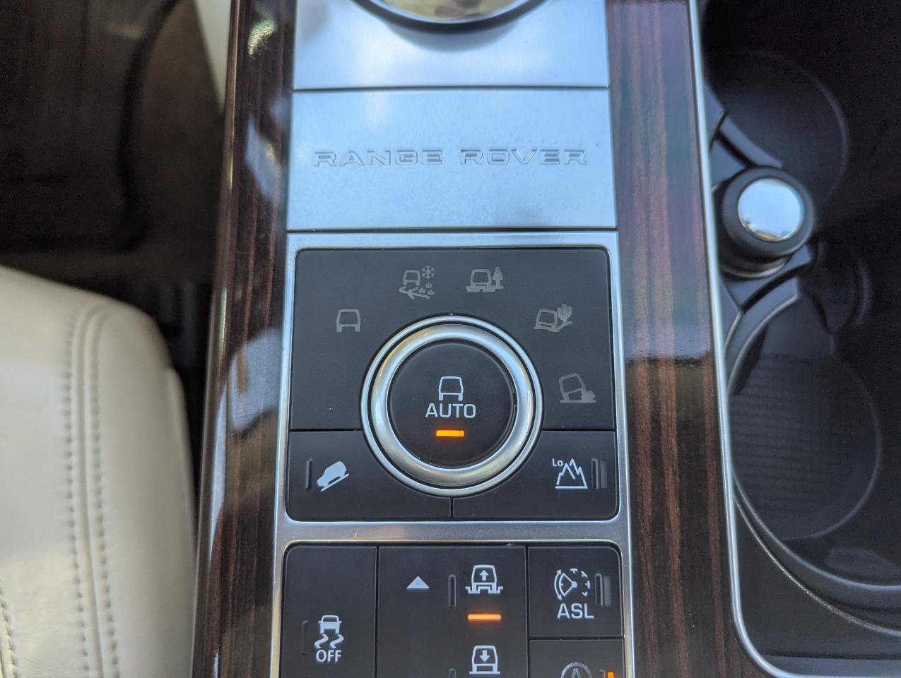 Used 2016 Land Rover Range Rover Supercharged image 29