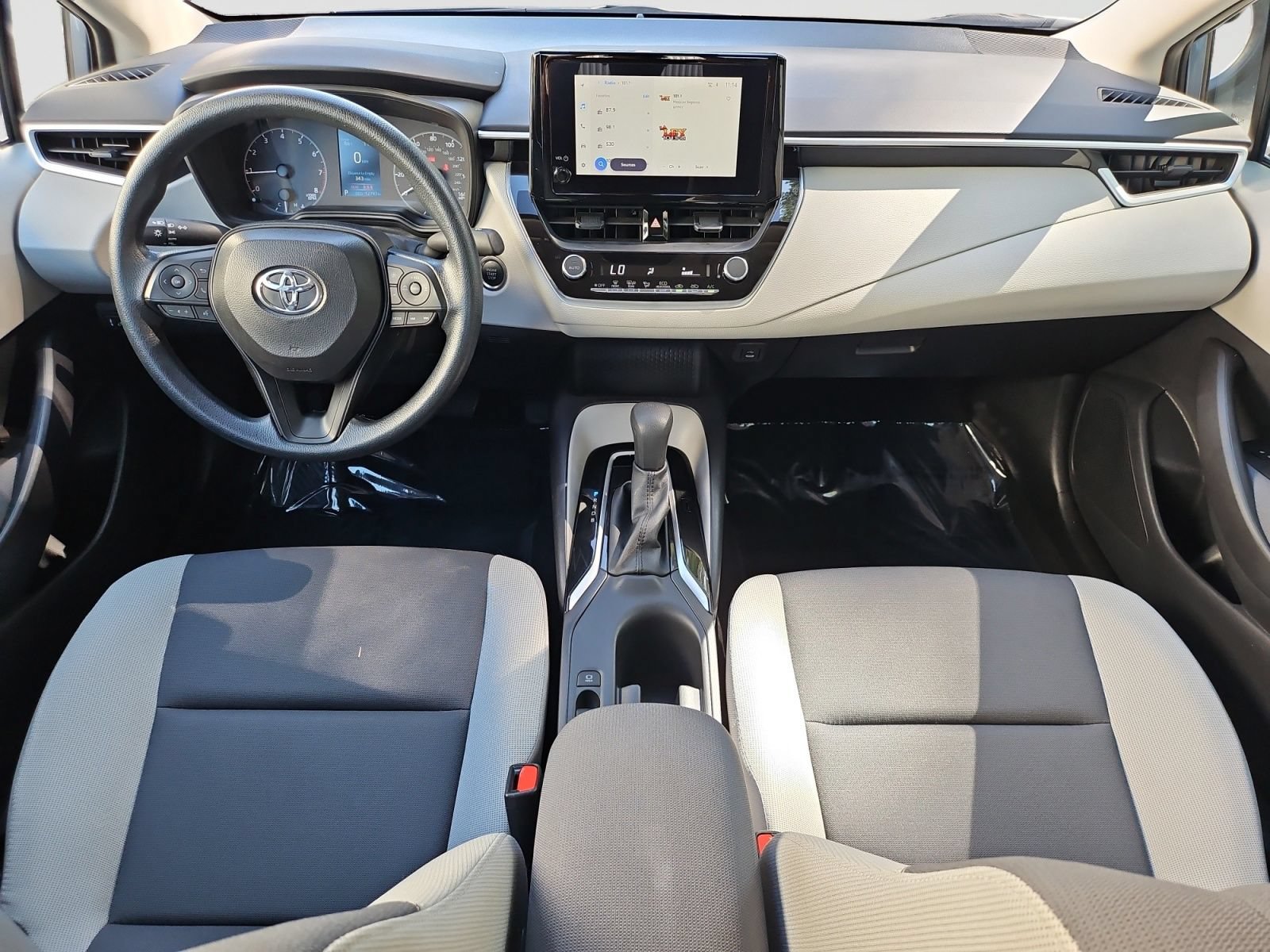 Used 2025 Toyota Corolla LE w/ Convenience Package FWD image 16