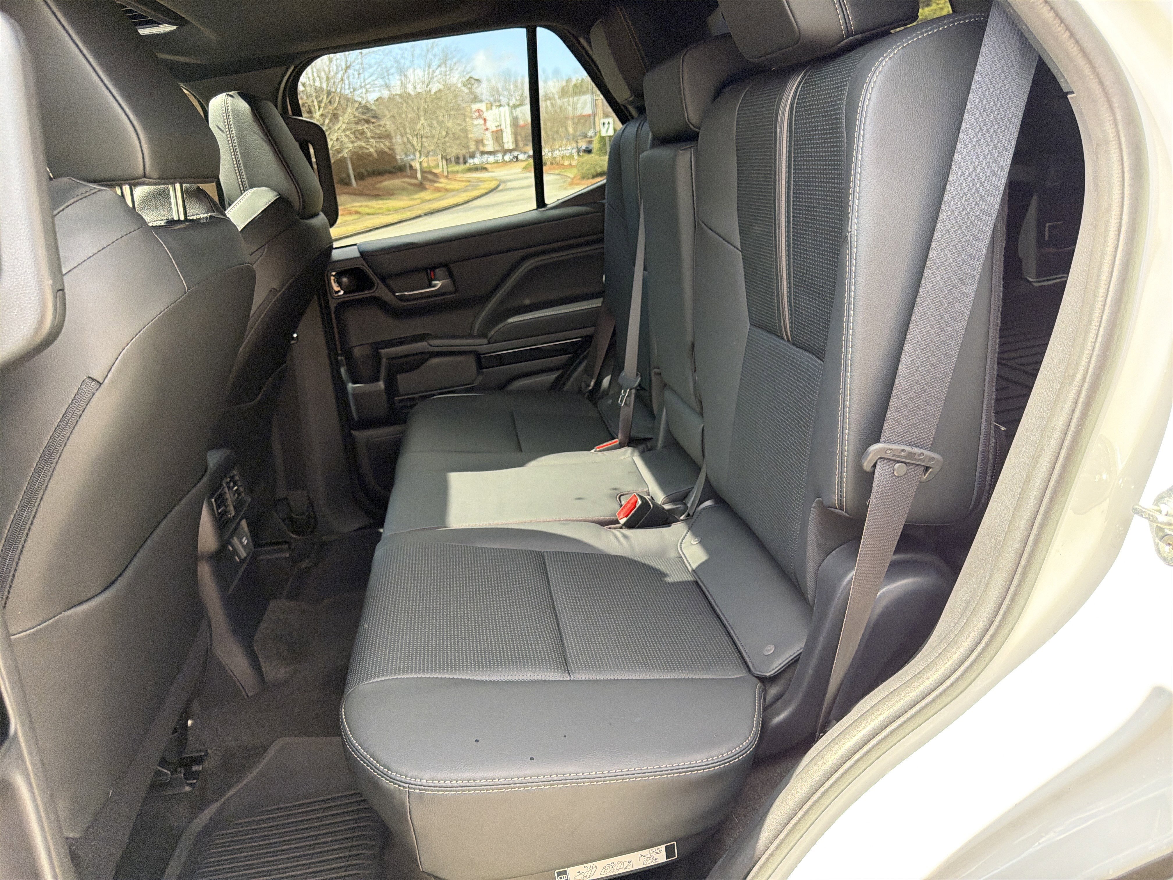 Used 2025 Toyota 4Runner Limited w/ Tow Technology Package image 20