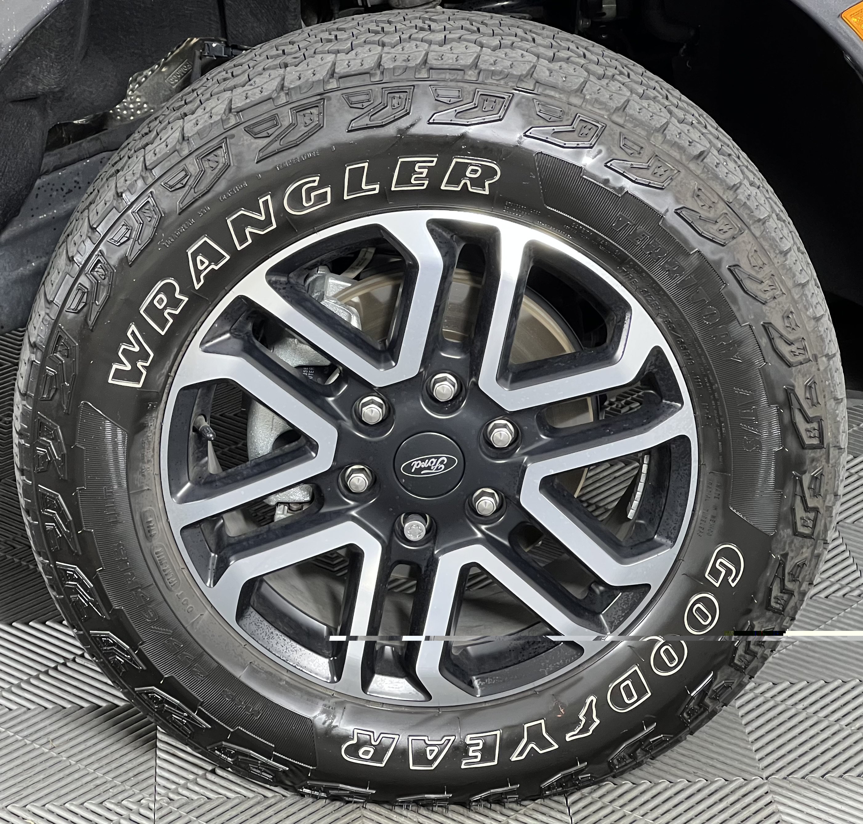 Used 2024 Ford Ranger Lariat w/ FX4 Off-Road Package AWD/4WD image 14
