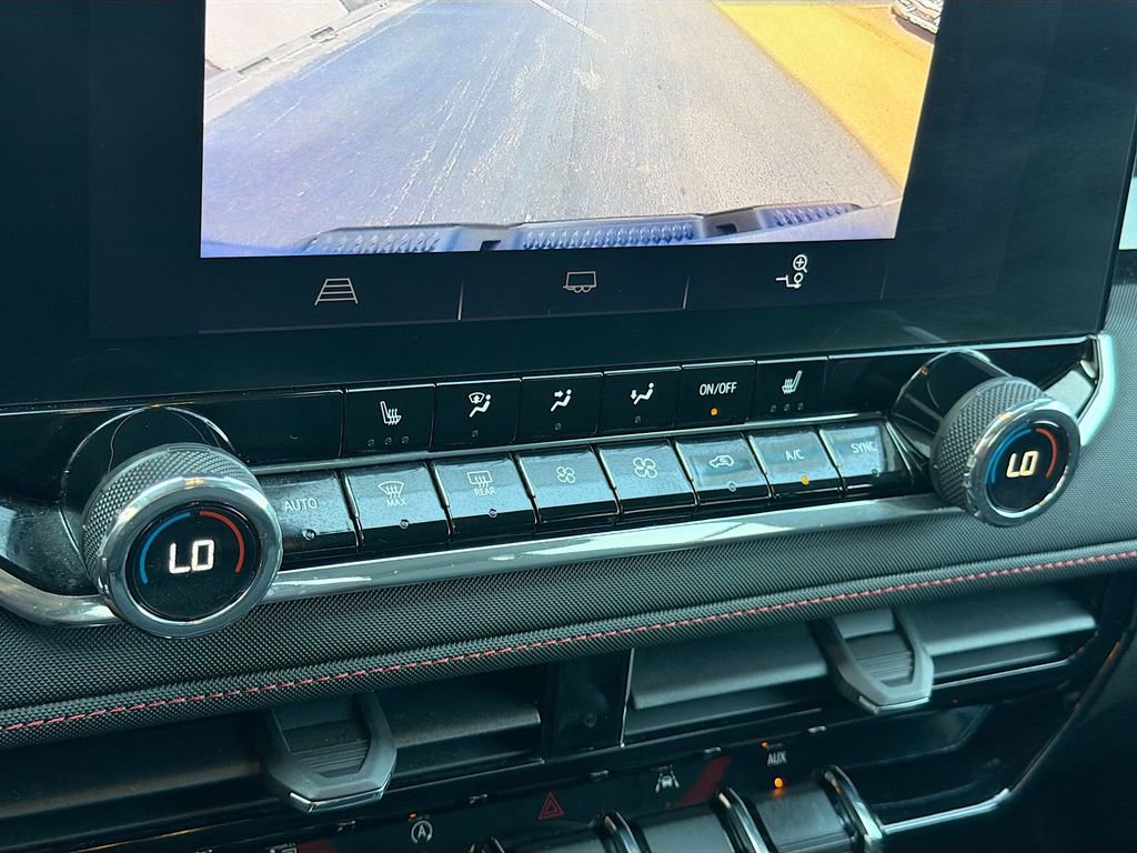 Used 2023 Chevrolet Colorado Z71 w/ Z71 Convenience Package 2 image 16