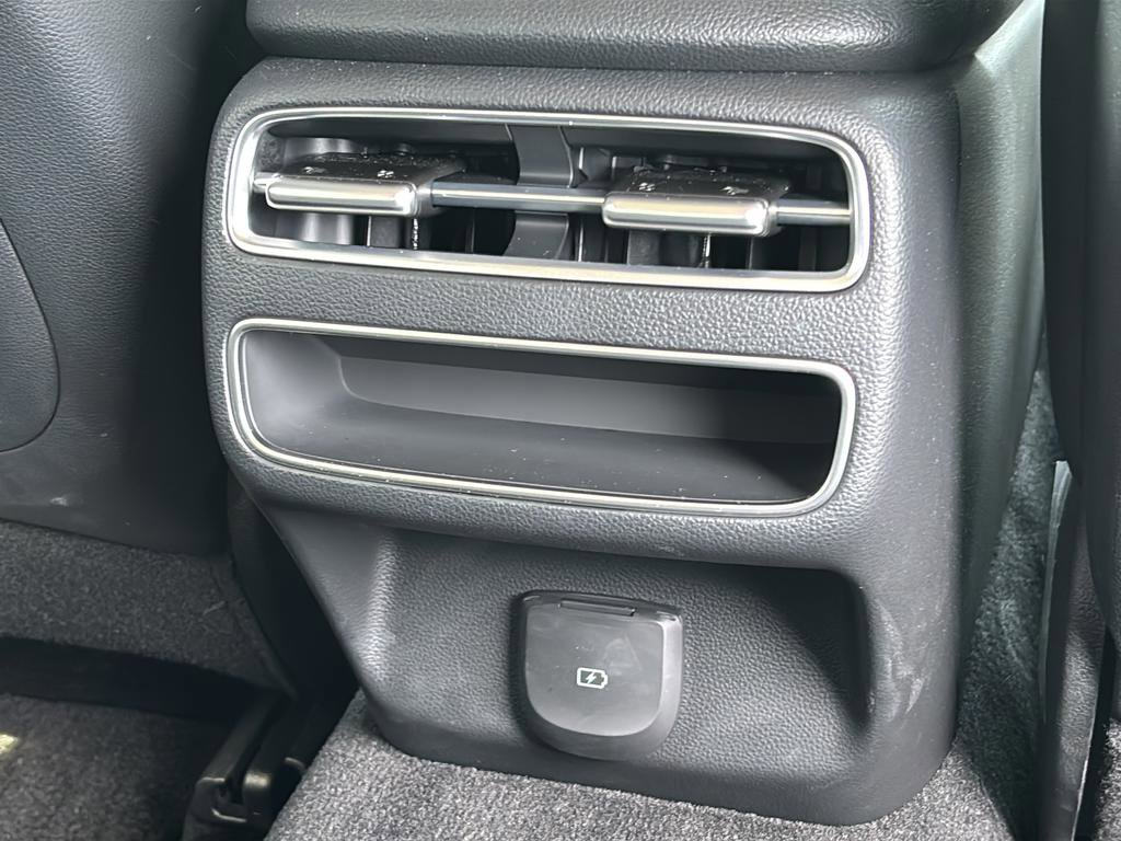 Certified 2026 Genesis GV70 2.5T image 38