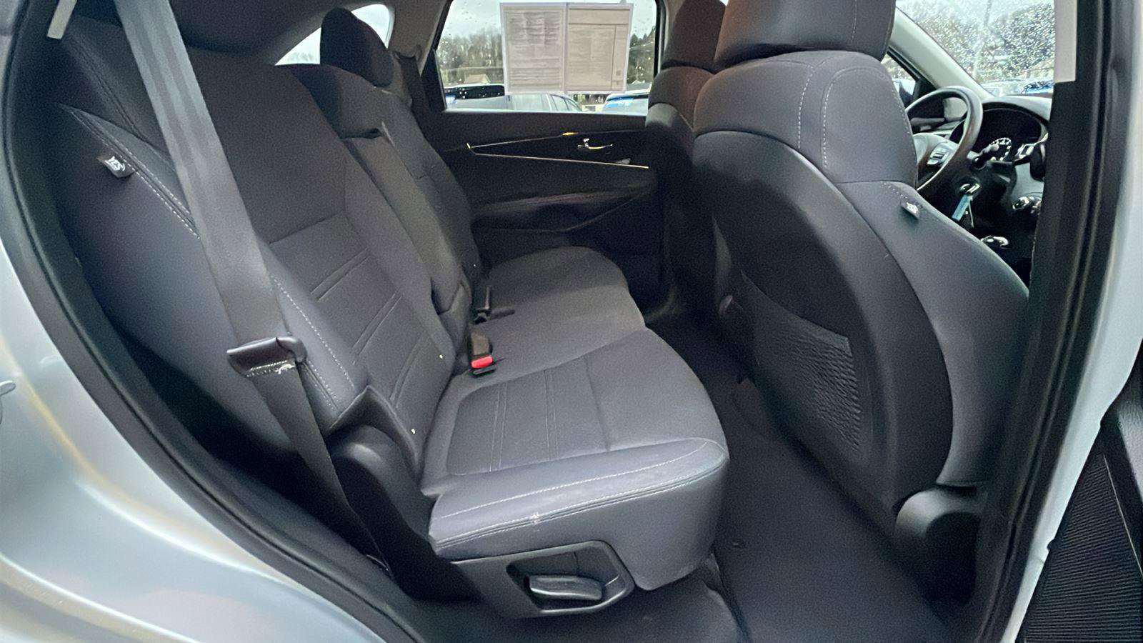 Used 2017 Kia Sorento LX image 15