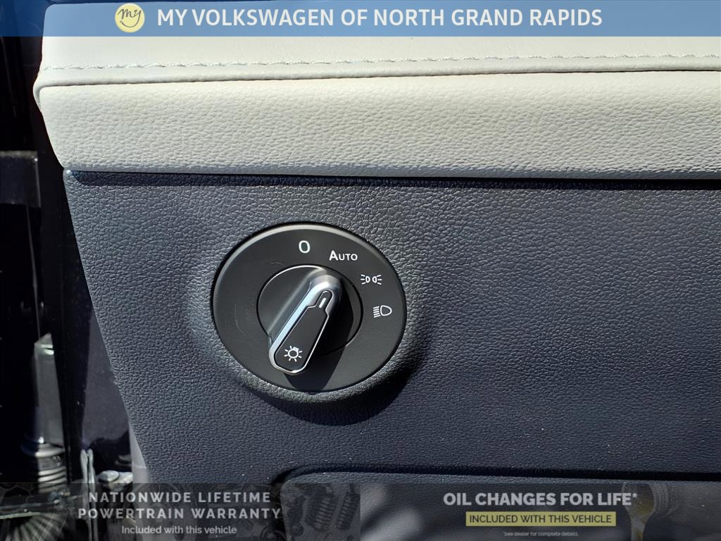 New 2025 Volkswagen Taos S image 23