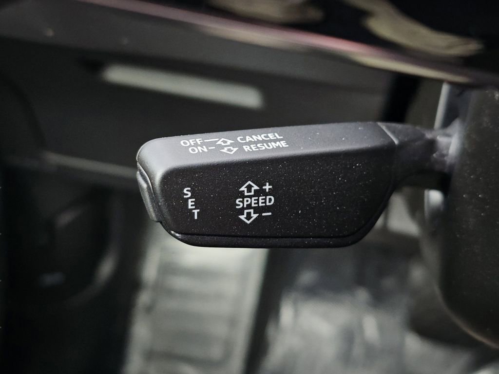 Used 2022 Audi e-tron Premium image 15