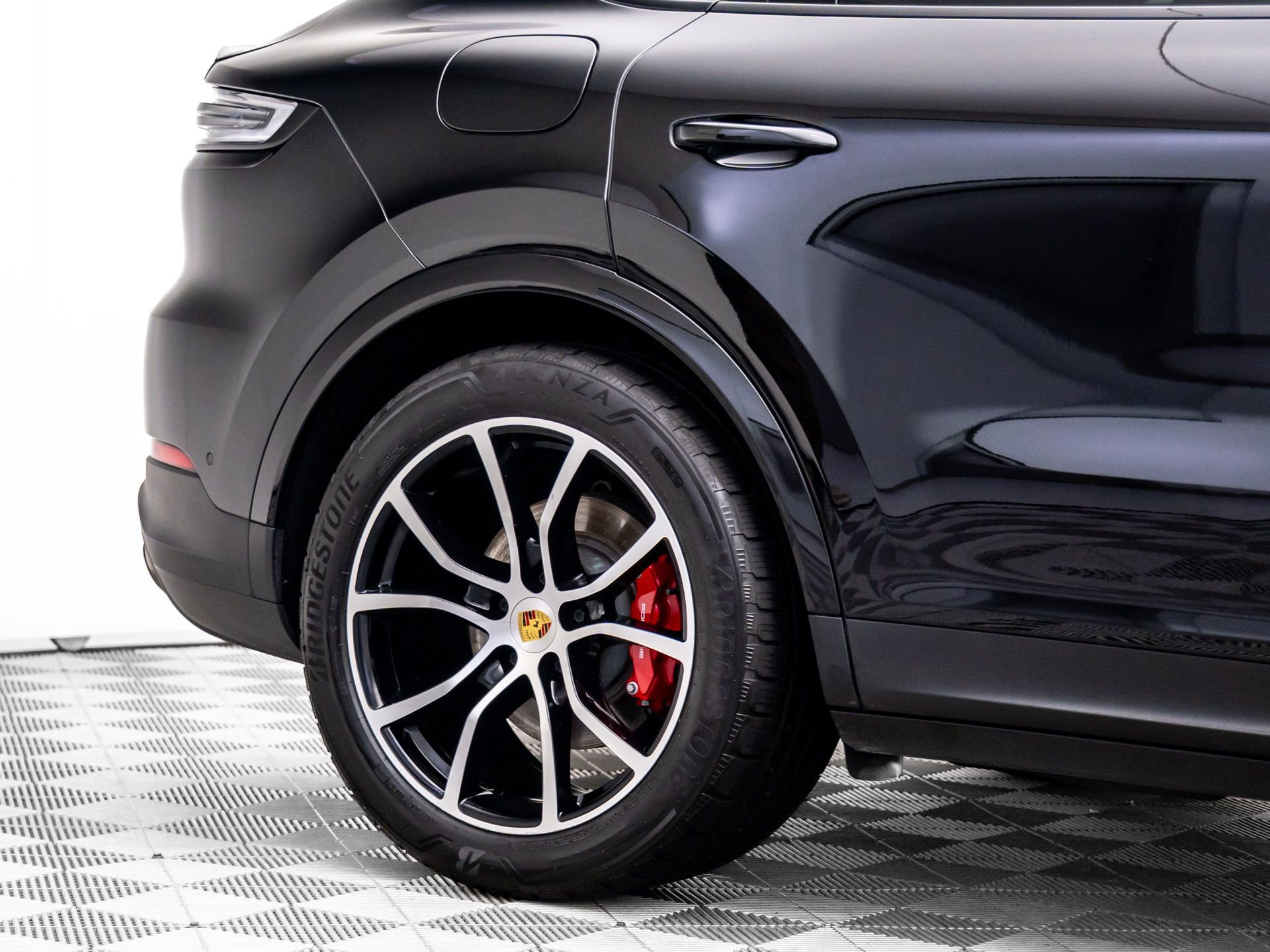Certified 2024 Porsche Cayenne S image 31
