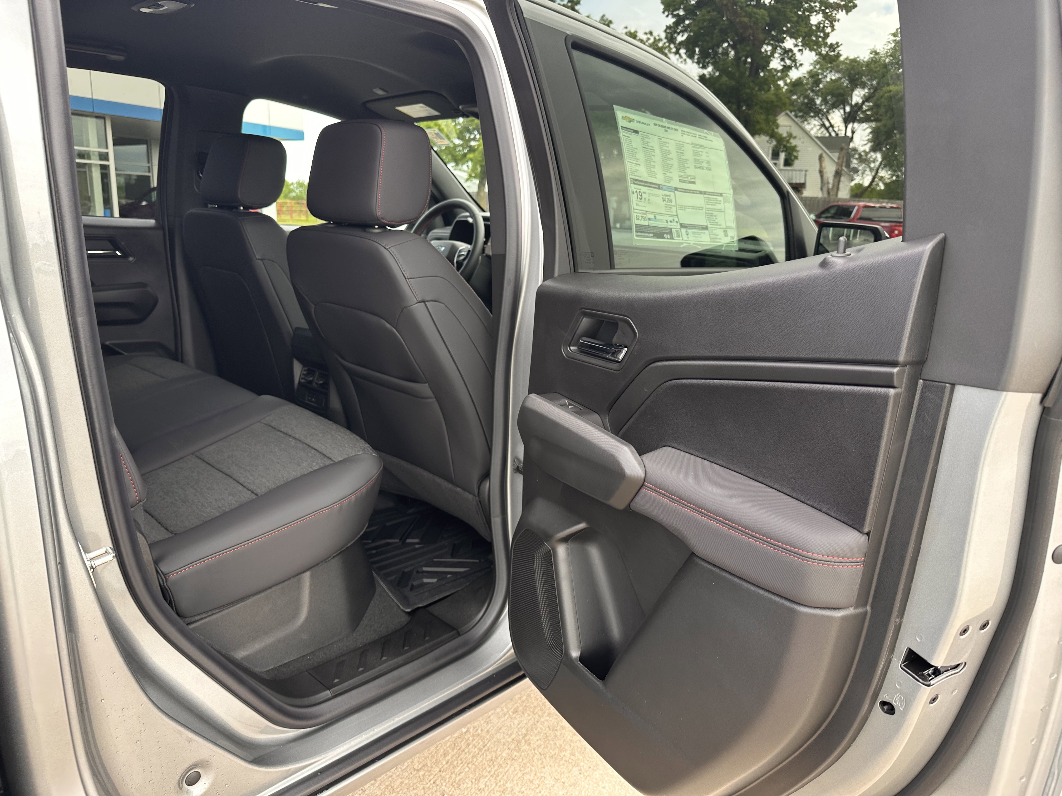 New 2025 Chevrolet Colorado Z71 image 34