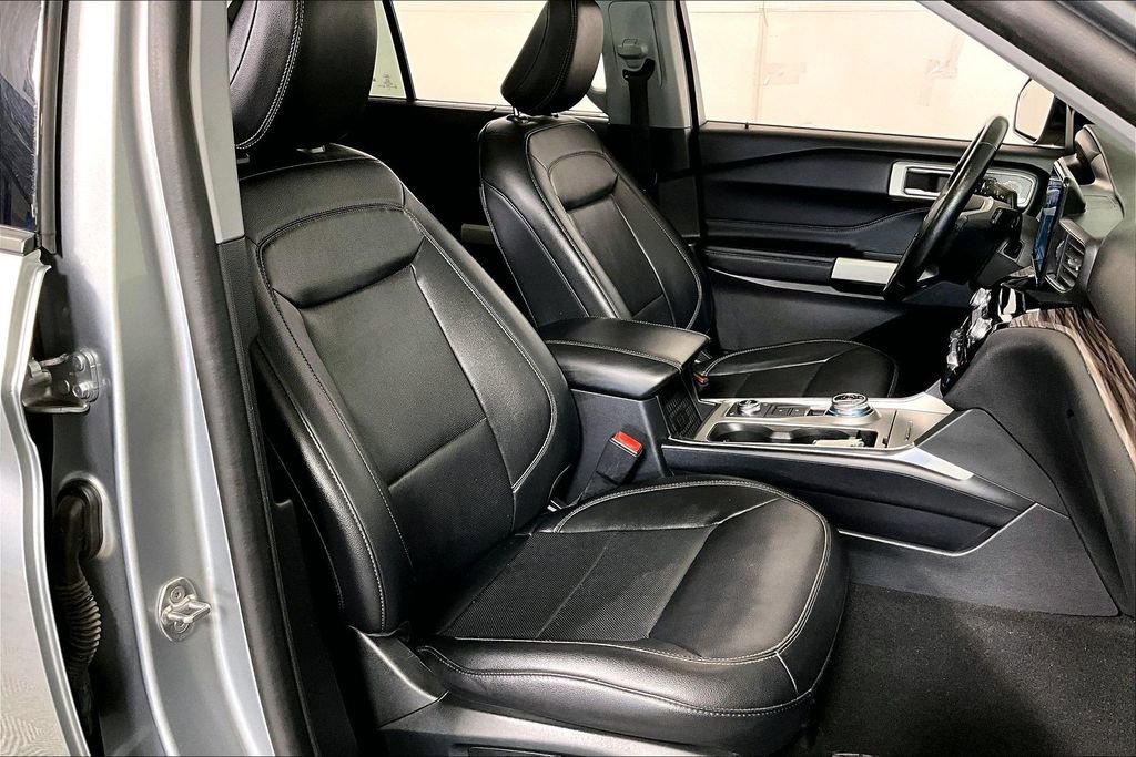 Used 2021 Ford Explorer Limited w/ Equipment Group 301A image 7