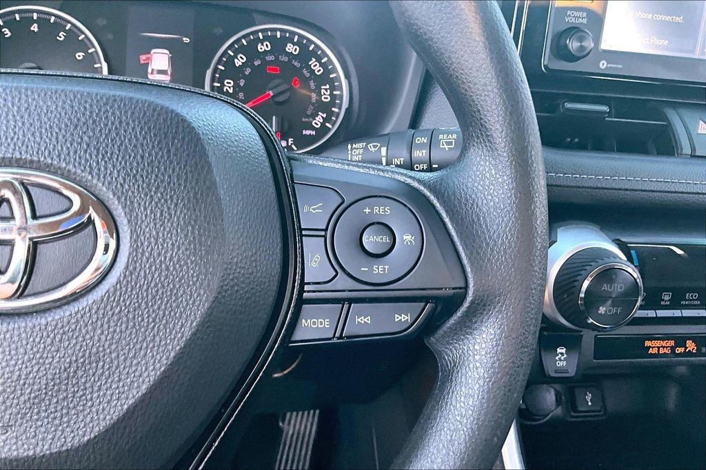 Used 2021 Toyota RAV4 XLE w/ Convenience Package image 12