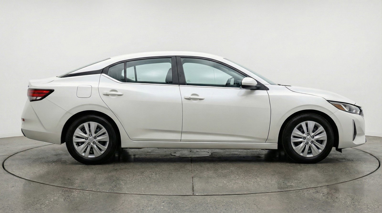 Used 2025 Nissan Sentra S FWD image 11