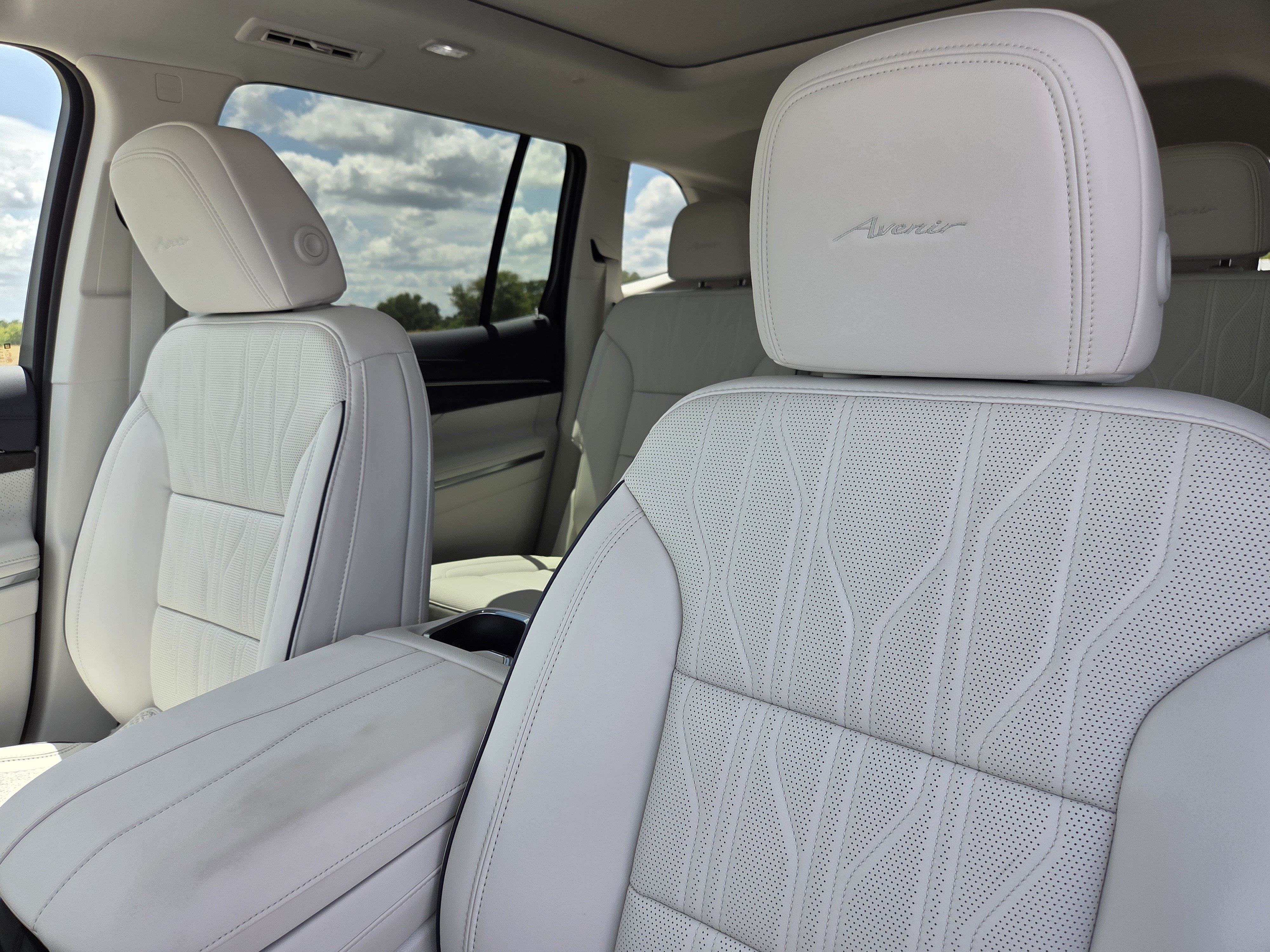 New 2027 Buick Enclave Avenir FWD image 24