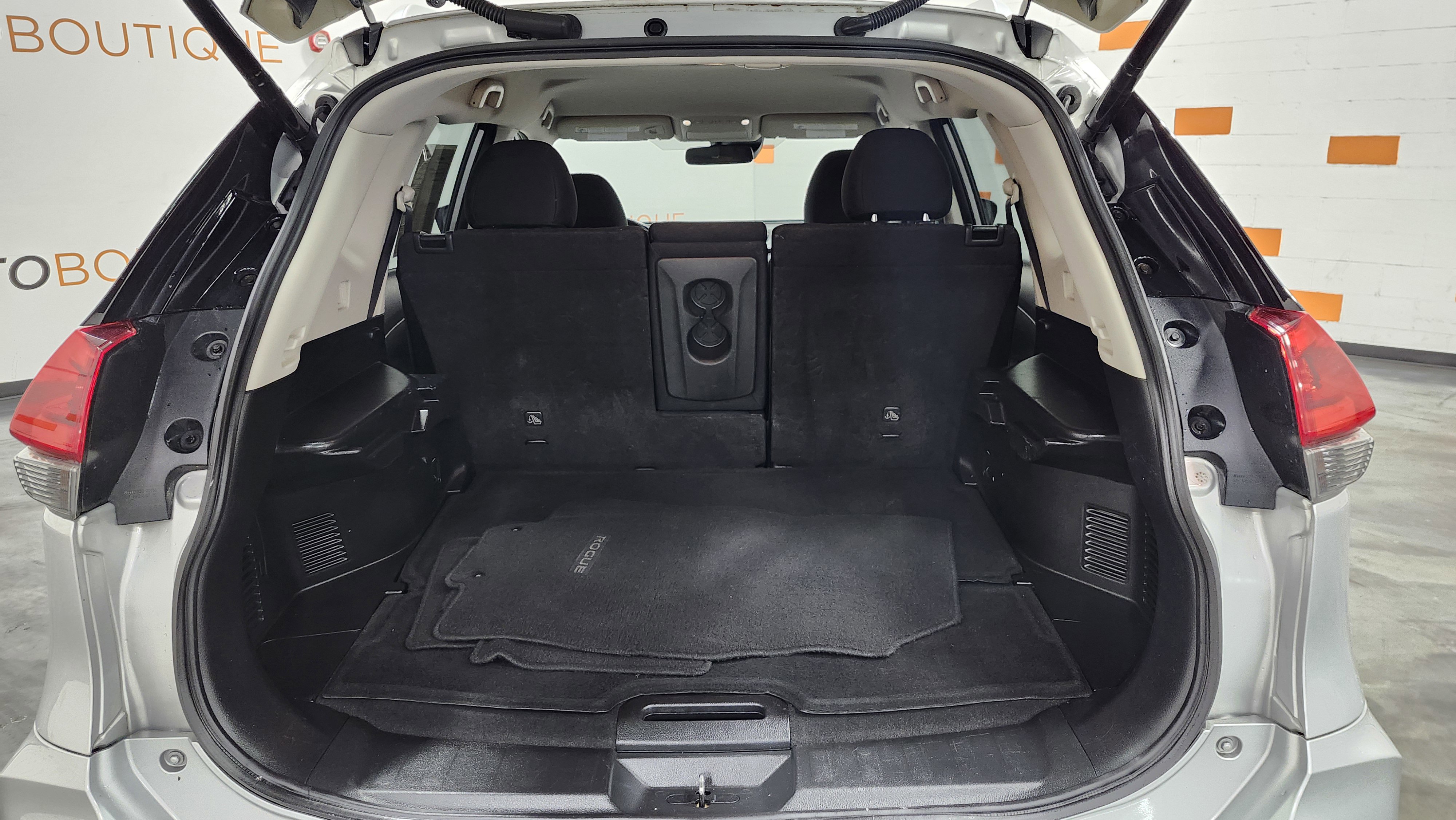 Used 2020 Nissan Rogue SV image 22