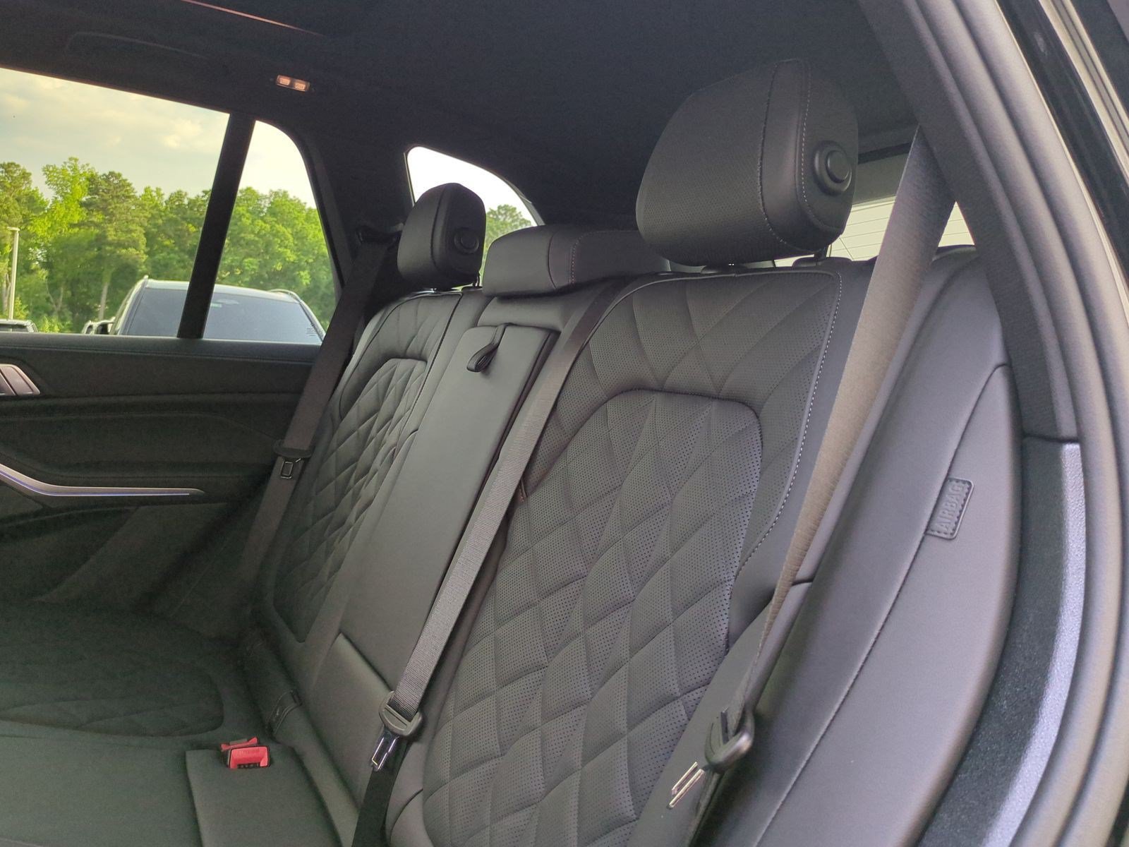 Used 2026 BMW X5 sDrive40i w/ M Sport Package RWD image 32