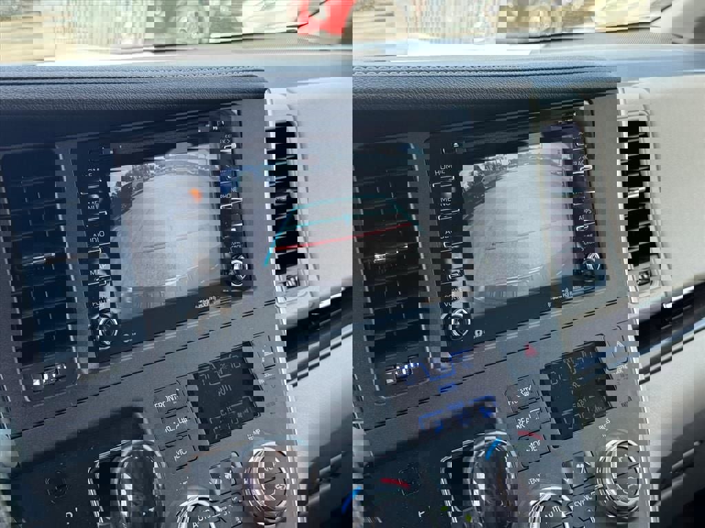 Used 2019 Toyota Sienna XLE FWD image 27