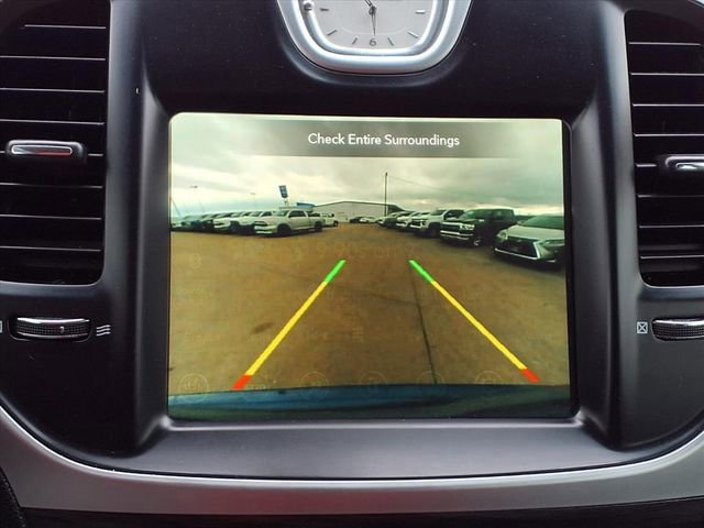 Used 2022 Chrysler 300 Touring L image 10