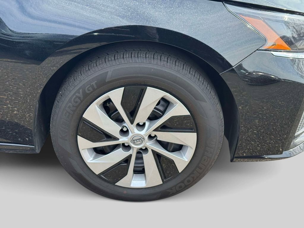 Used 2025 Nissan Altima 2.5 S FWD image 8