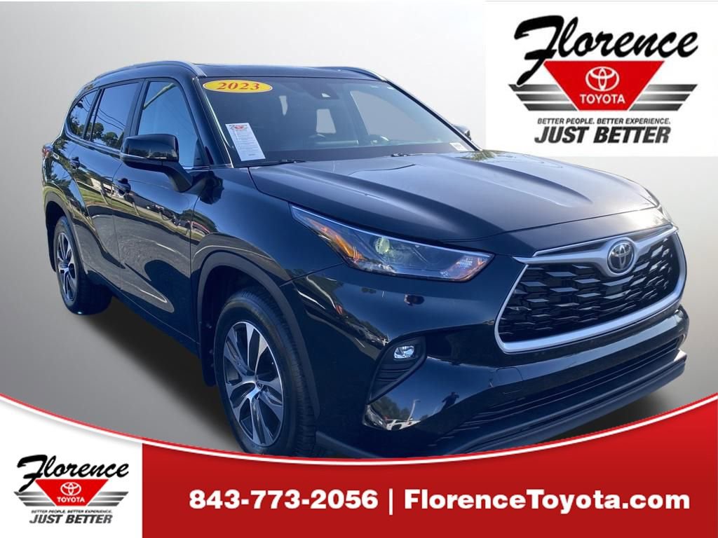 Used 2023 Toyota Highlander XLE