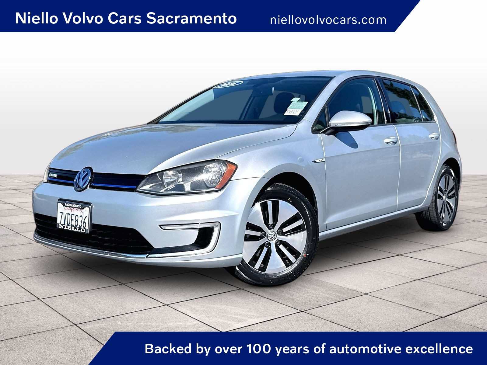 Used 2016 Volkswagen e-Golf SE w/ DC Fast Charging Package FWD image 1