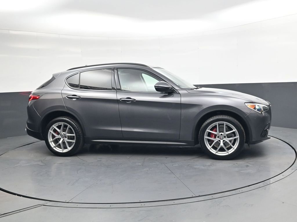 Used 2018 Alfa Romeo Stelvio Sport w/ Quick Order Package 22J Sport image 3