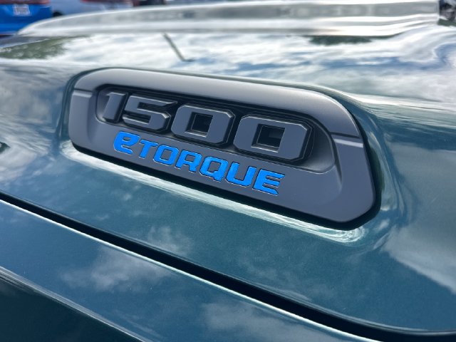 New 2027 RAM 1500 4x4 Crew Cab image 9