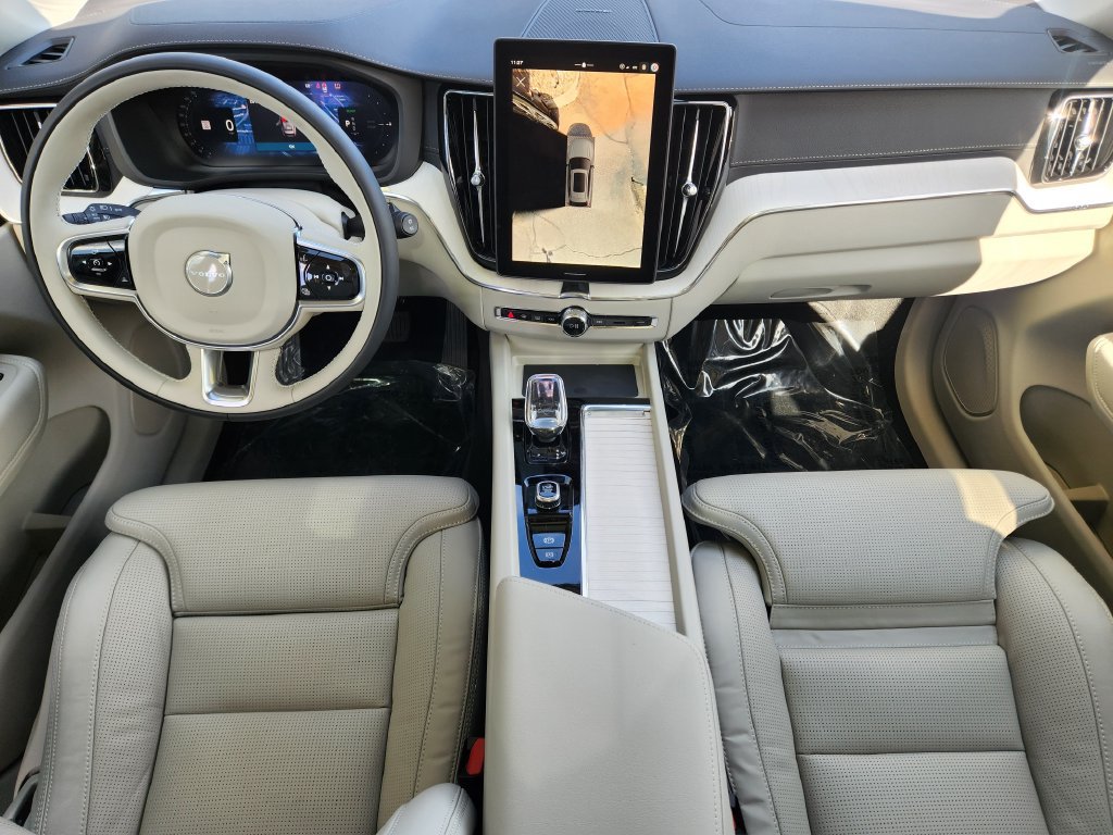 New 2027 Volvo XC60 T8 Ultra AWD/4WD image 16