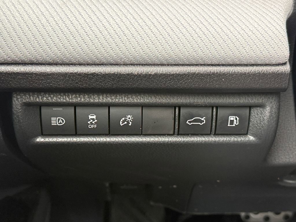 Used 2025 Toyota Camry SE FWD image 35