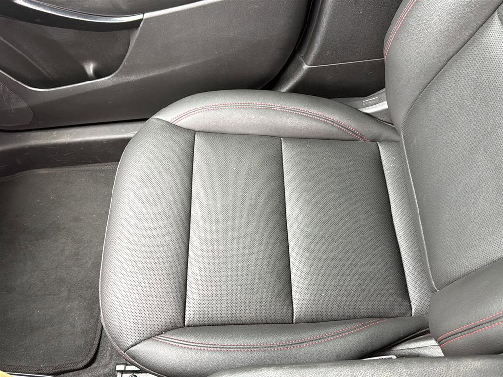 Used 2025 Chevrolet Trax RS w/ Sunroof Package FWD image 8