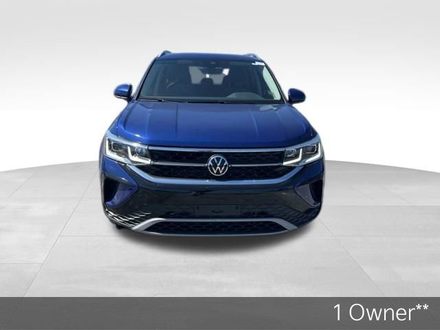 Used 2022 Volkswagen Taos SEL image 2