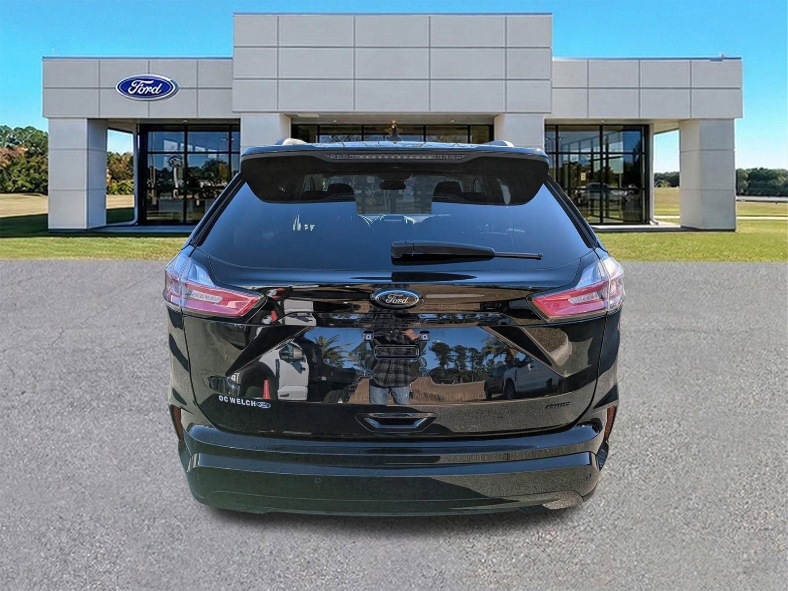 Certified 2022 Ford Edge SE w/ Black Appearance Package image 5