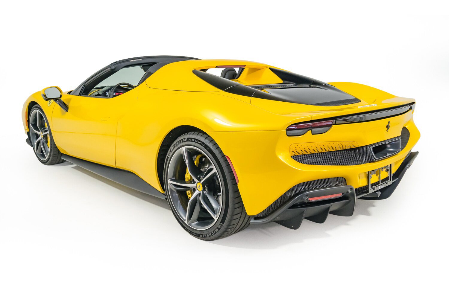 Used 2024 Ferrari 296 GTS RWD image 16