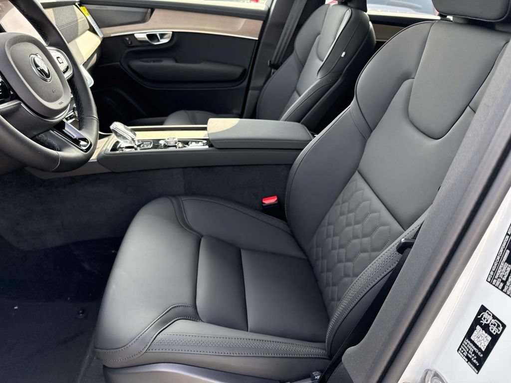 New 2026 Volvo XC90 B6 Plus w/ Protection Package Premier AWD/4WD image 17