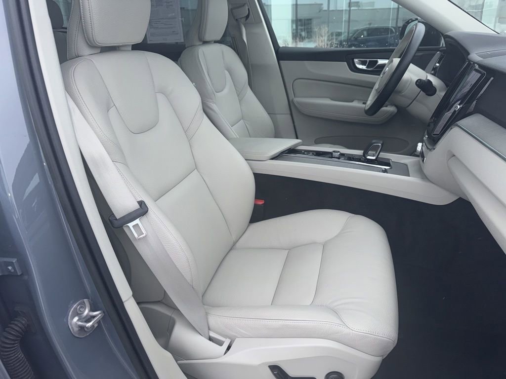 Certified 2023 Volvo XC60 B5 Plus w/ Climate Package image 12