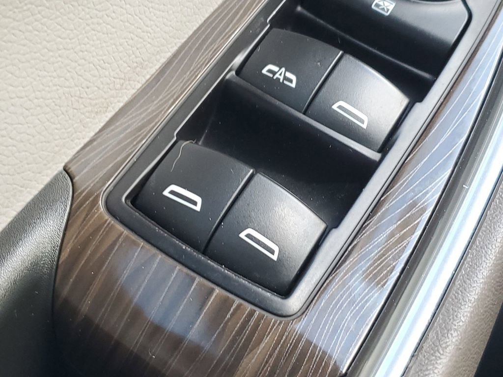 Used 2019 Chevrolet Malibu Premier w/ Sun and Wheel Package image 35